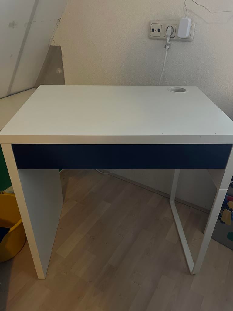 Ikea Bureau - Compact en Functioneel (73x50x74,5 cm), Ophalen, Opbergruimte, Gebruikt, Spaanplaat of MDF
