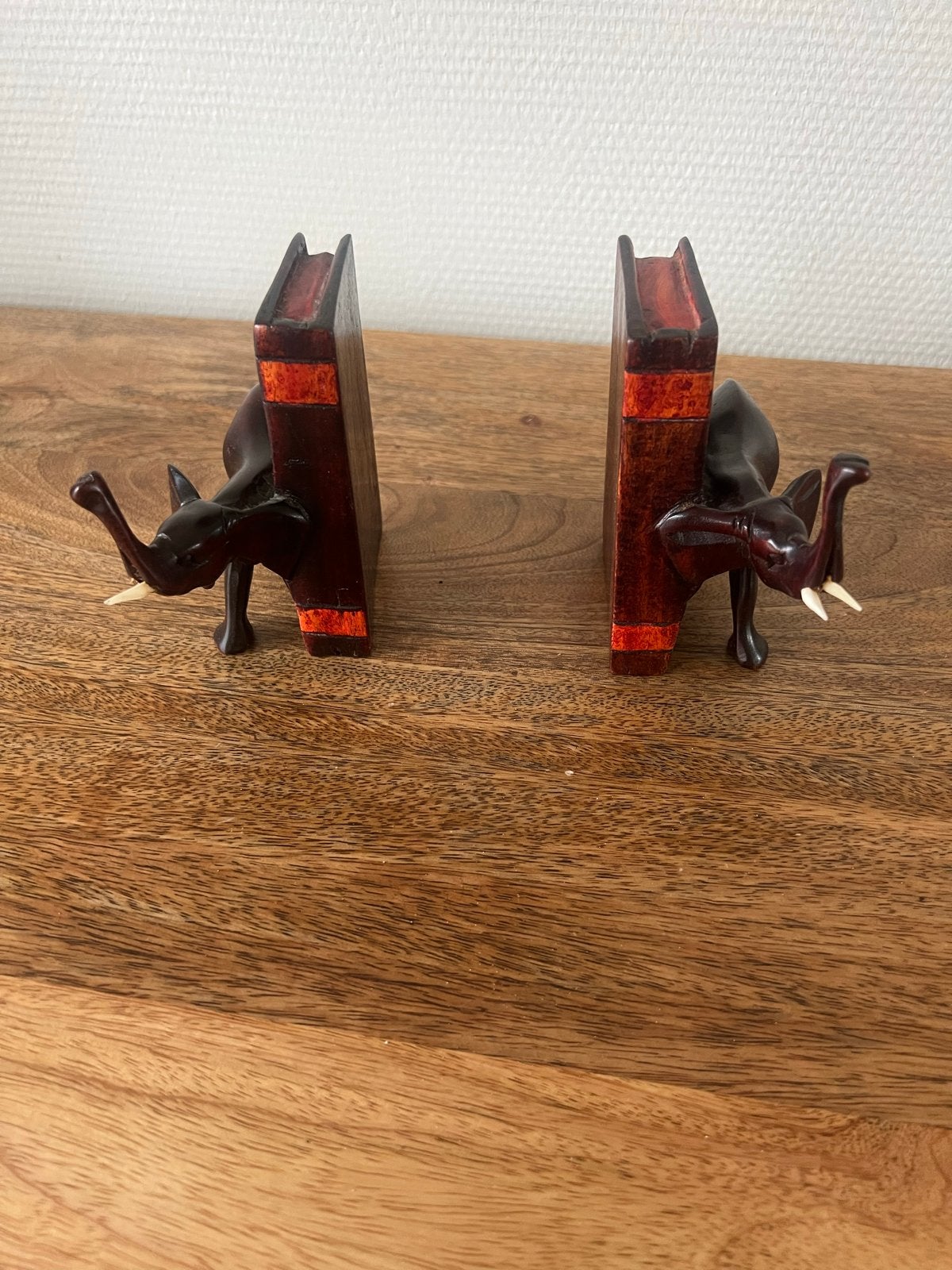 Vintage houten olifant boekensteunen - set van 2, Gebruikt, Ophalen of Verzenden, Bruin, Vintage