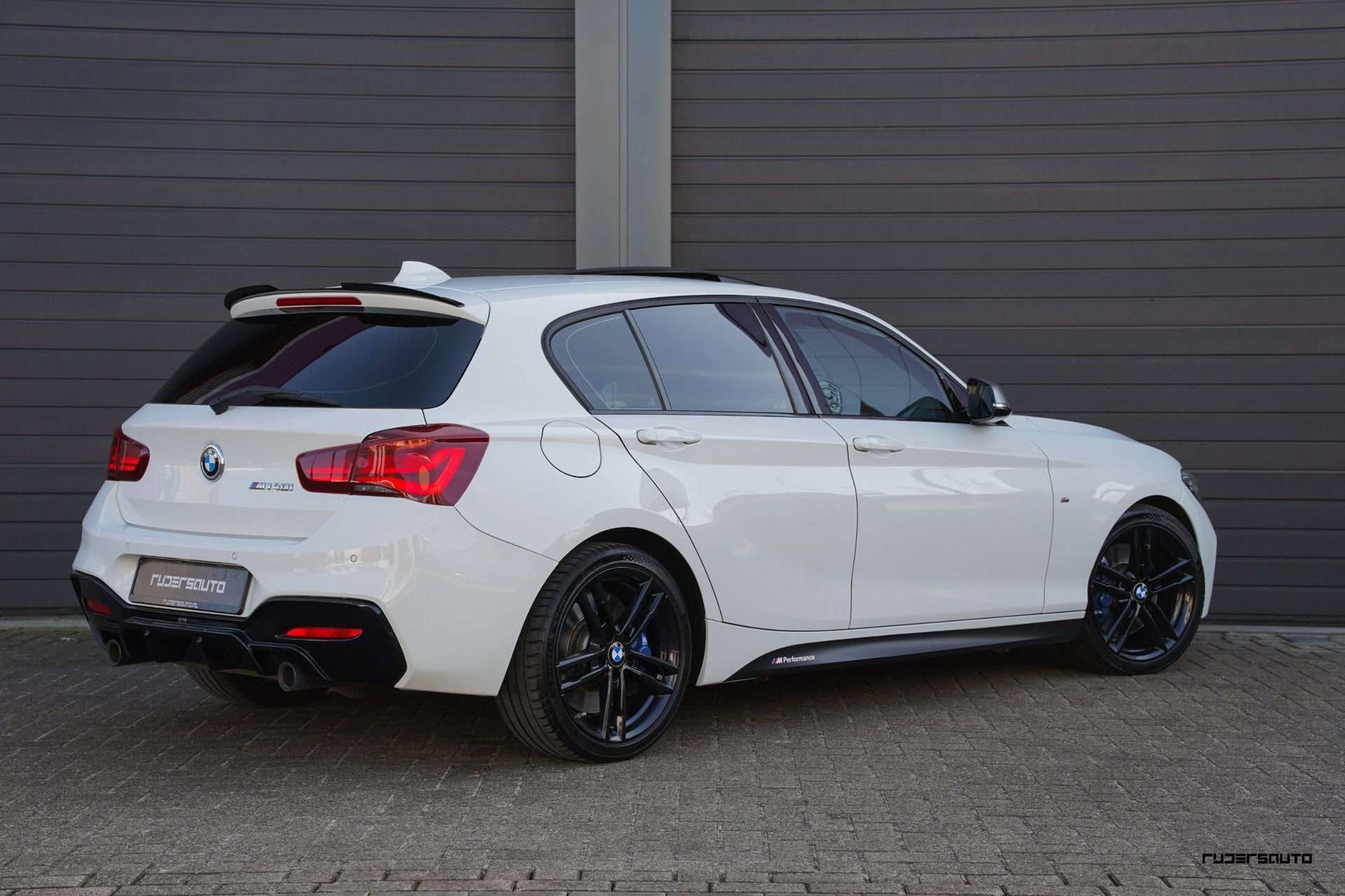BMW 1-serie M140i LCI2 | Schuifdak | Navi Pro | 719M | M Spo, Auto's, BMW, Dealer onderhouden, Achterwielaandrijving, Gebruikt