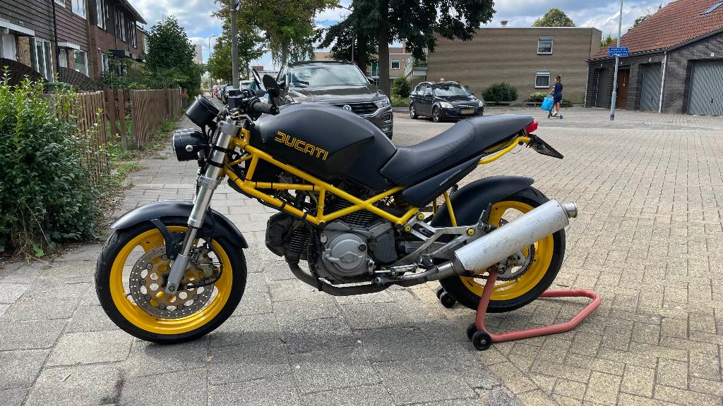 Ducati Monster m600 dark (A2), Motoren, Motoren | Ducati, Handvatverwarming, 2 cilinders, Gebruikt, Particulier
