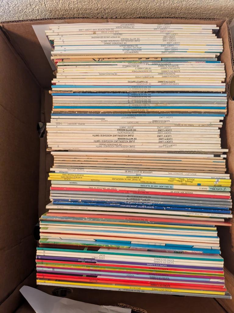 Stripboeken grote verzameling ruim 900 strips, Boeken, Strips | Comics, Meerdere comics, Ophalen of Verzenden, Gelezen, Europa