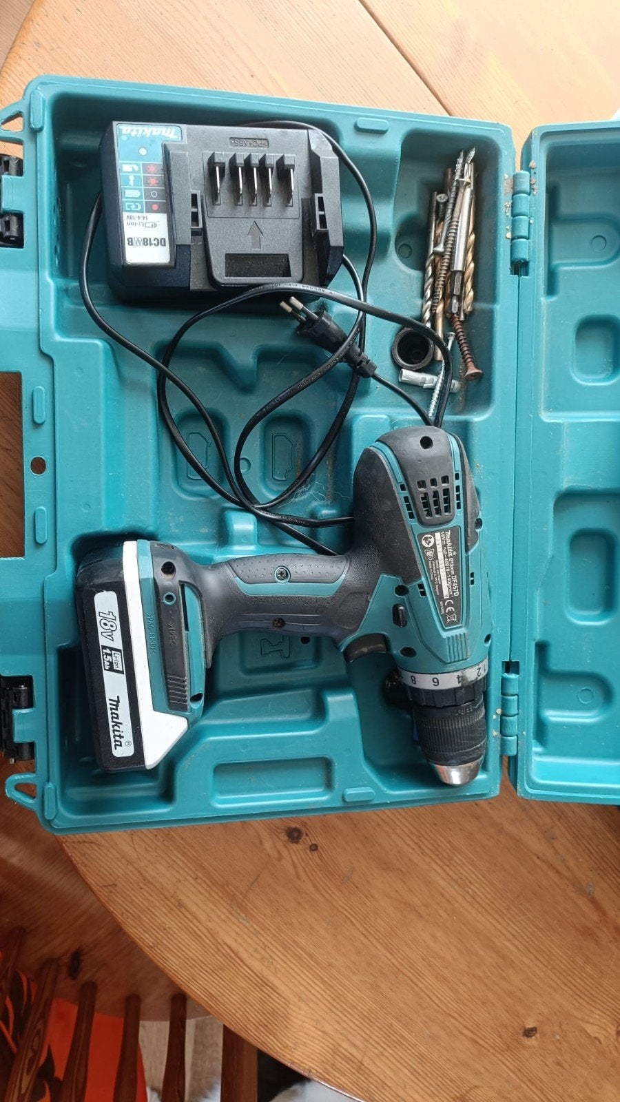 Makita DF457D Boor-/Schroefmachine met accu en lader, Doe-het-zelf en Verbouw, Gereedschap | Boormachines, Ophalen of Verzenden