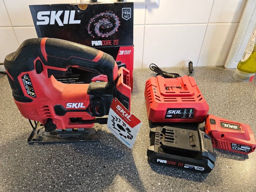 Skil accu gereedschap set decoupeerzaag/haakse slijper/enz, Minder dan 30 mm, Gebruikt, Decoupeerzaag, 600 tot 1200 watt