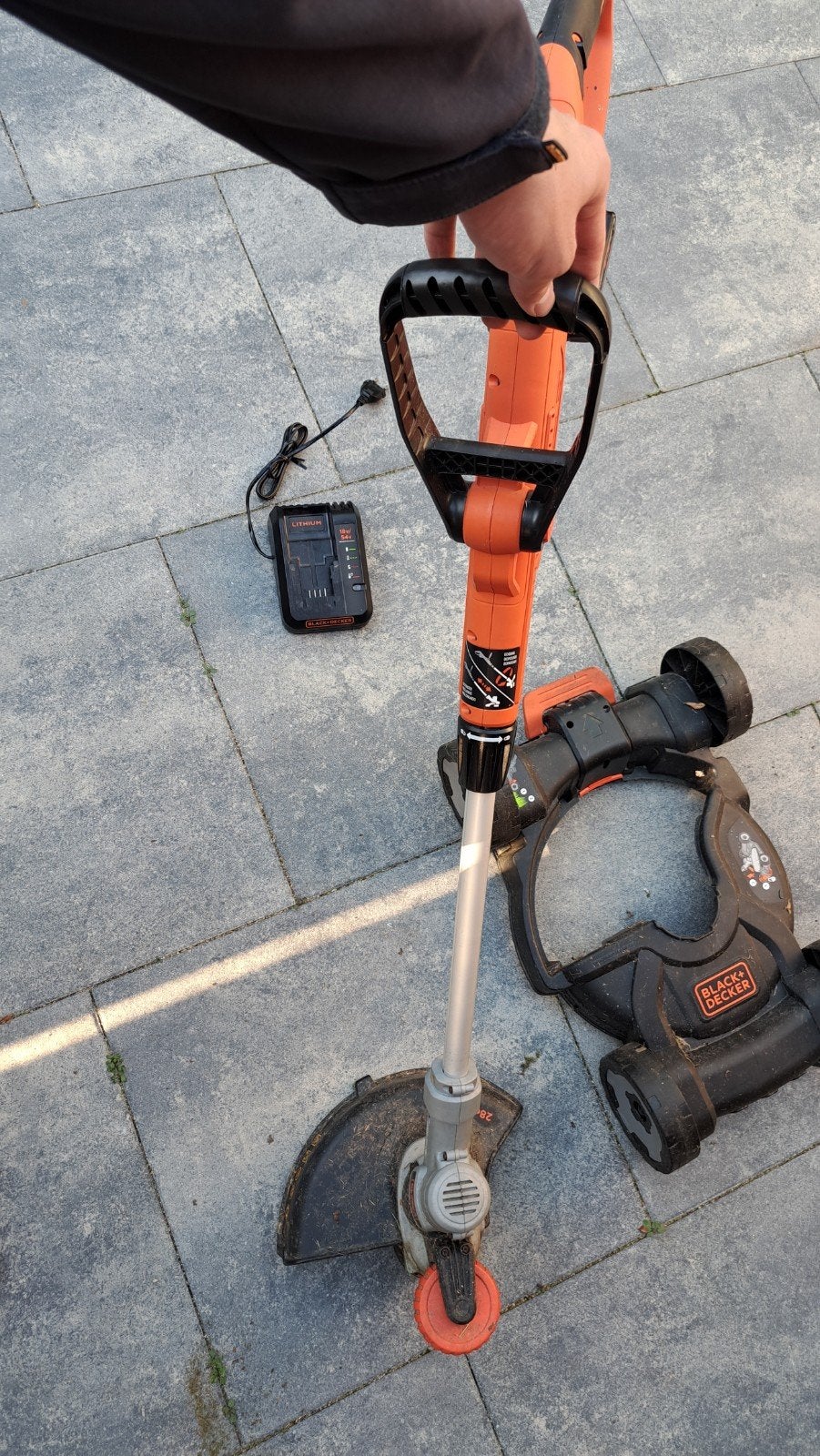 Black+Decker 3in1 grastrimmer met accu en lader, Ophalen, Gebruikt, 30 tot 50 cm, Black+Decker