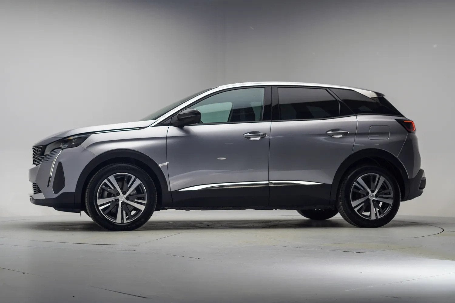 Peugeot 3008 1.6 Hybrid 225 Active Business [ Navi Apple/And, Parkeersensor, 150 pk, Bedrijf, Hybride Elektrisch/Benzine
