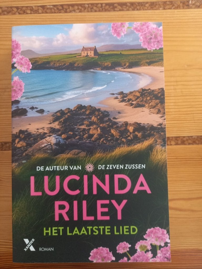 Lucinda Riley, Het laatste lied, Europa overig, Lucinda Riley, Ophalen of Verzenden, Zo goed als nieuw