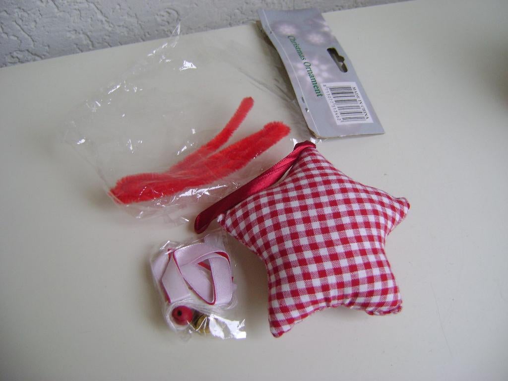 kerstornament van stoffen ster met lint, Ophalen of Verzenden, Nieuw