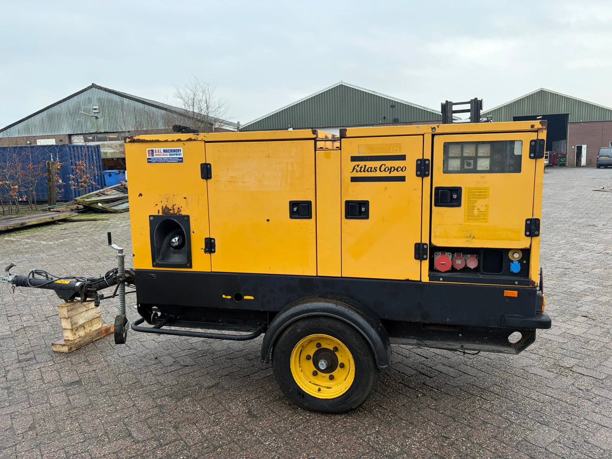 Atlas-Copco QAS 80 kVA Perkins aggregaat generatorset op aan