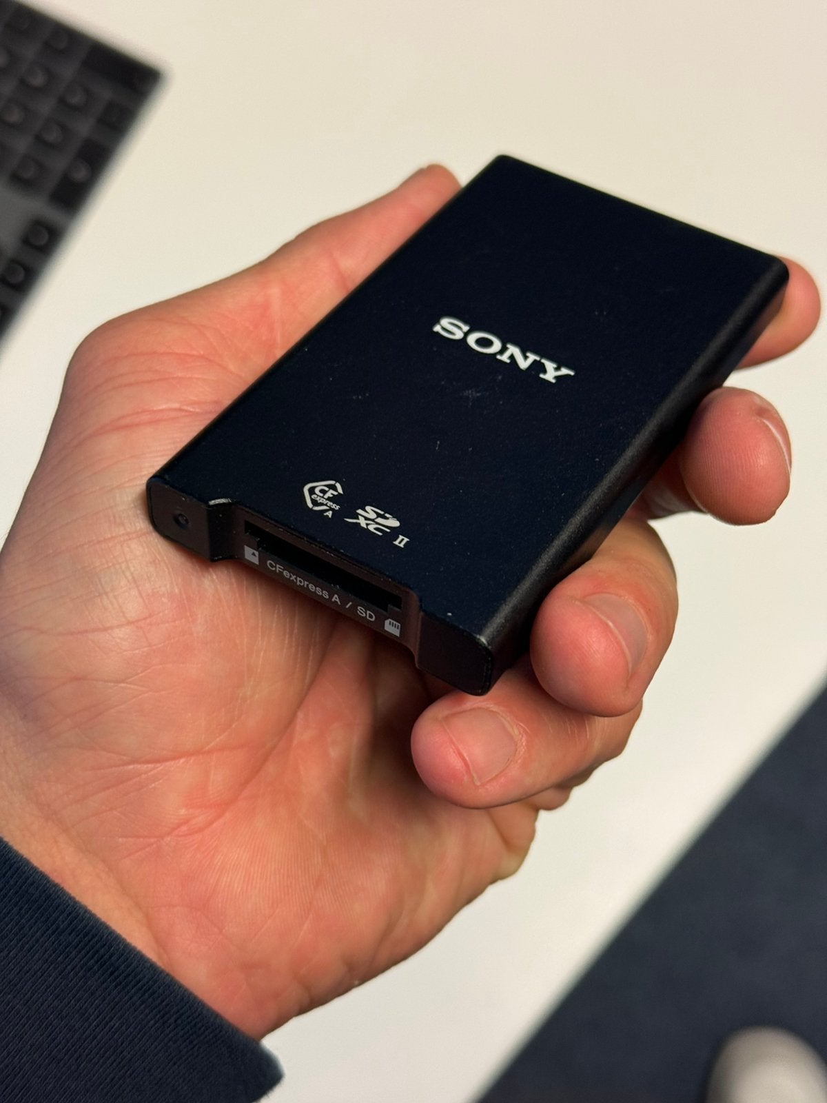 Sony MRW-G2 CFexpress Type A / SD-kaartlezer, Computers en Software, Geheugenkaartlezers, Ophalen of Verzenden, Zo goed als nieuw