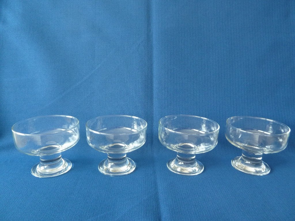 4 IJscoupes / cocktail coupes uit de jaren 70 splinternieuw, Ophalen of Verzenden, Bierglas