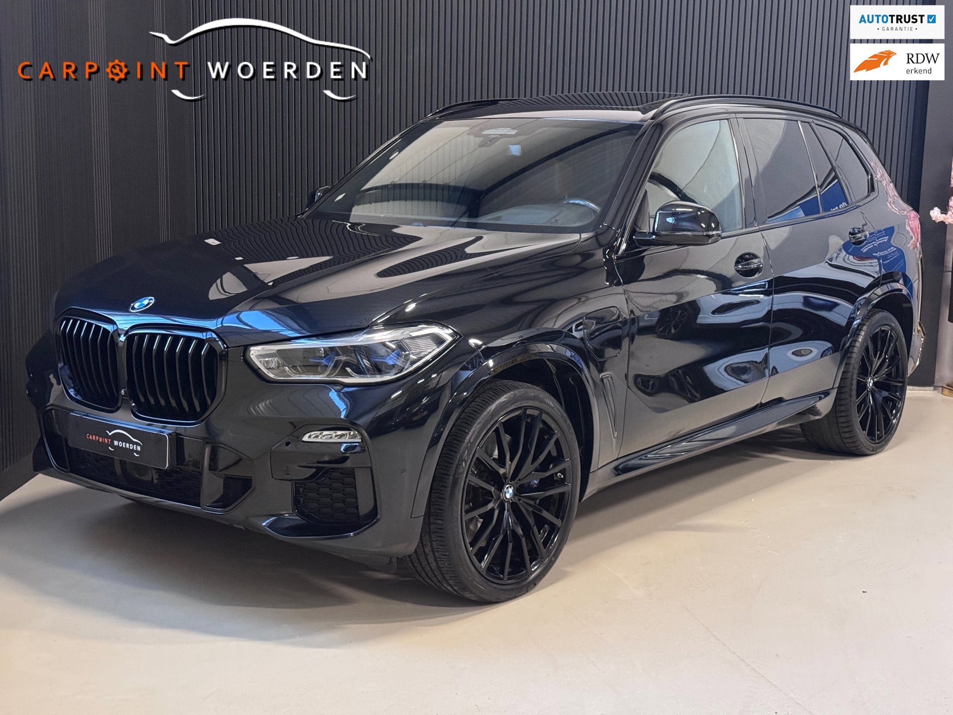 BMW X5 XDrive45e M-SPORT | PANO | LASER LED | BOMVOL!, Auto's, Dealer onderhouden, Gebruikt, 394 pk, Zwart