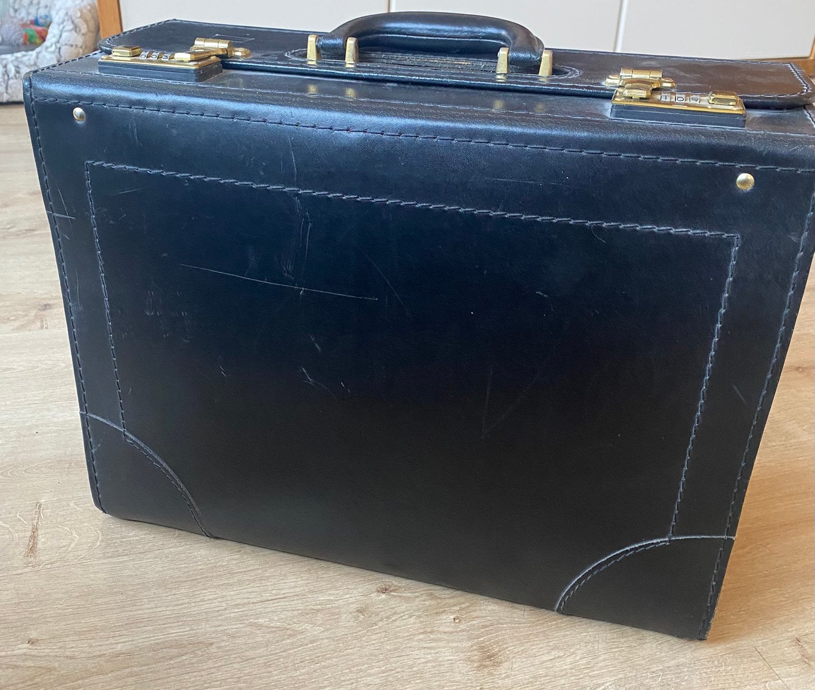 Pilotenkoffer. Paar kleine beschadigingen. Kan nog prima mee, Ophalen, Gebruikt, Slot, Minder dan 35 cm