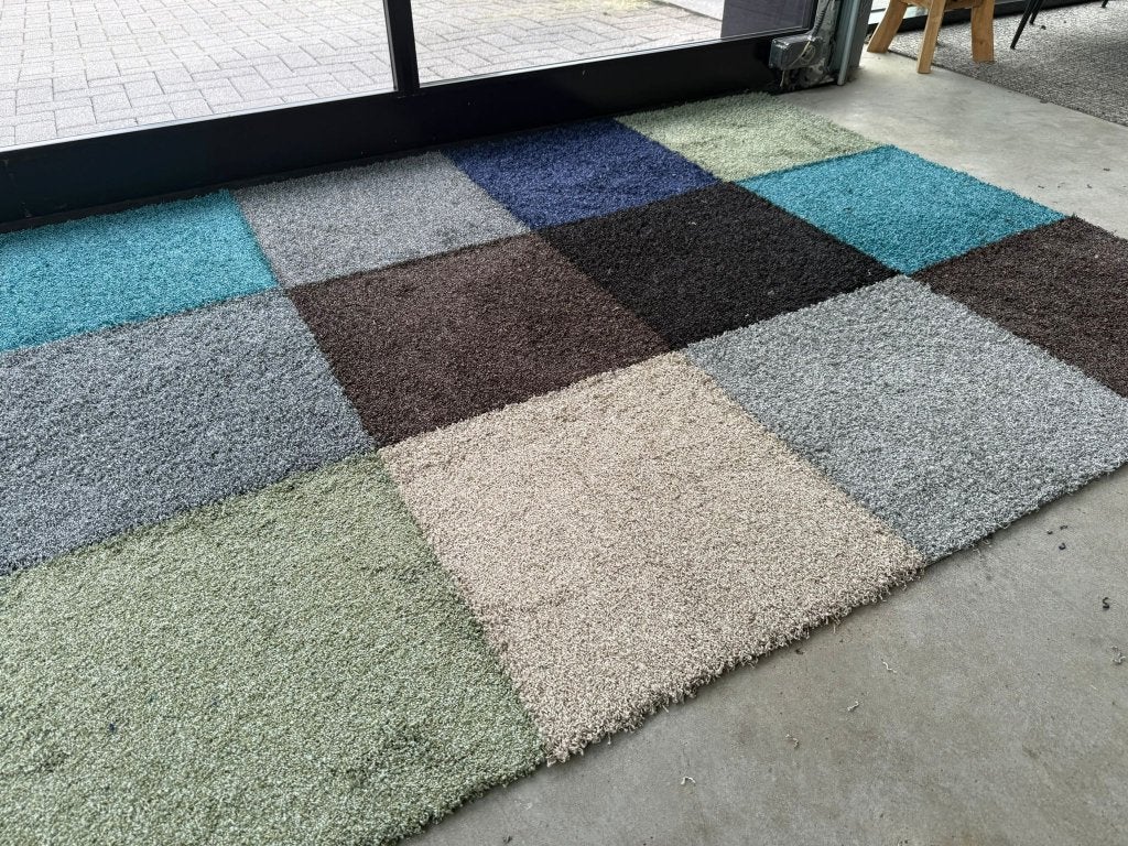 Hoogpolige tapijttegels goedkoop in de mix OP=OP, Nieuw, Ophalen of Verzenden, Tapijttegels, Zwart