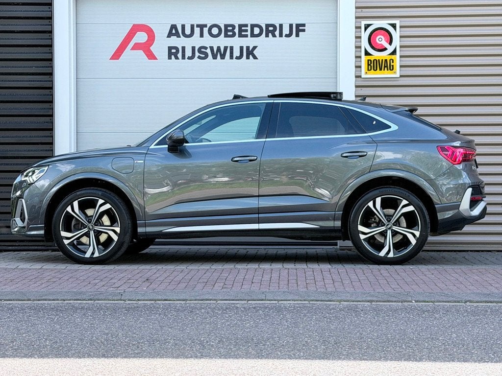 Audi Q3 Sportback 45 TFSI e S Edition Pano/Keyless/Camera, Auto's, Audi, 12 maanden, Gebruikt, Alcantara, Hybride Elektrisch/Benzine