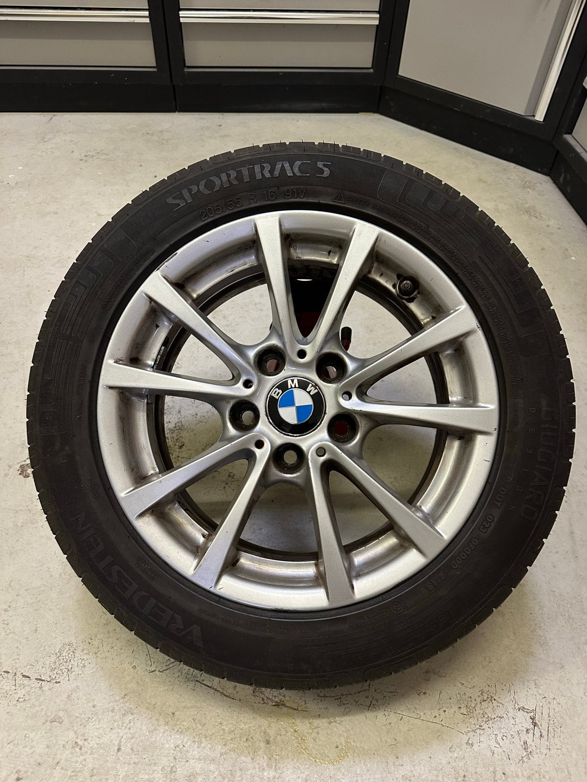 BMW 16 inch lichtmetalen velgen met Vredestein zomerbanden, Auto-onderdelen, Banden en Velgen, Ophalen, Gebruikt, 16 inch, Banden en Velgen