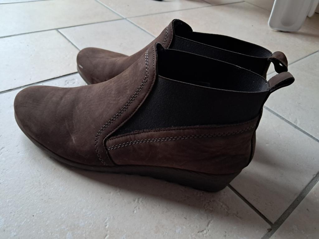 Bruine suède dames schoenen maat 38, Overige typen, Ophalen of Verzenden, Zo goed als nieuw, Bruin
