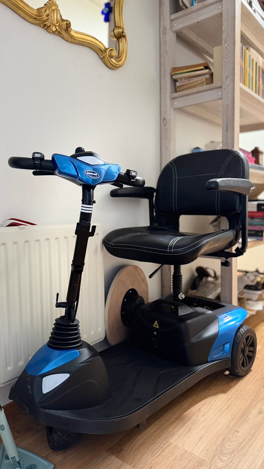 nette Invacare Colibri scootmobiel uit Duiven, Ophalen, Zo goed als nieuw, Invacare, 10 km/u of minder
