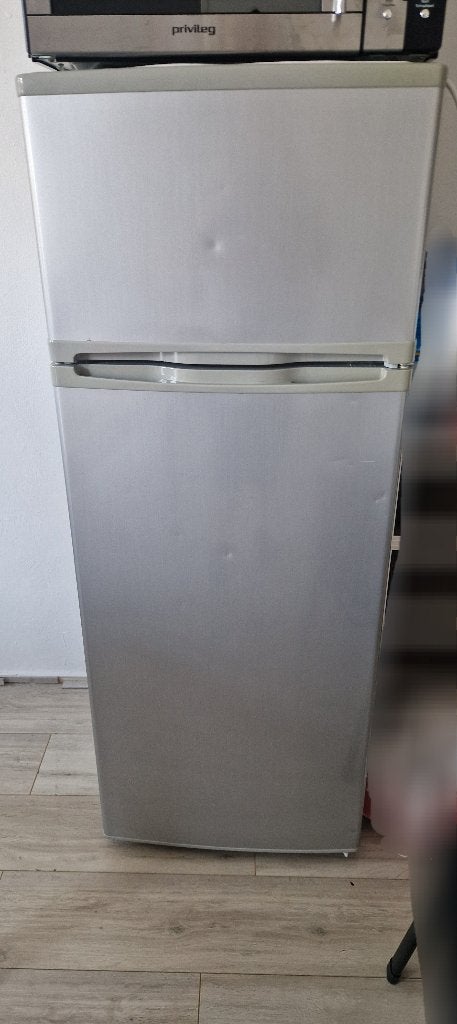 Freestanding Fridge Freezer Combination, silver, Ophalen, Gebruikt, 200 liter of meer, Energieklasse A of zuiniger