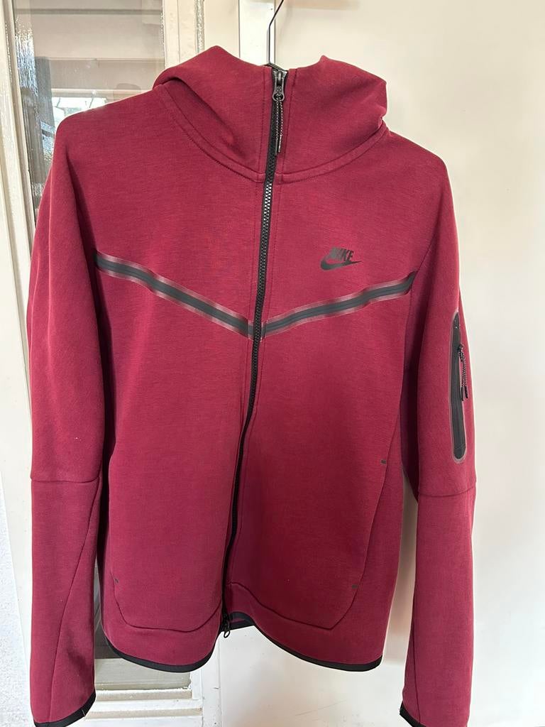 Nike tech maat s, Ophalen of Verzenden, Gedragen, Maat 46 (S) of kleiner, Rood