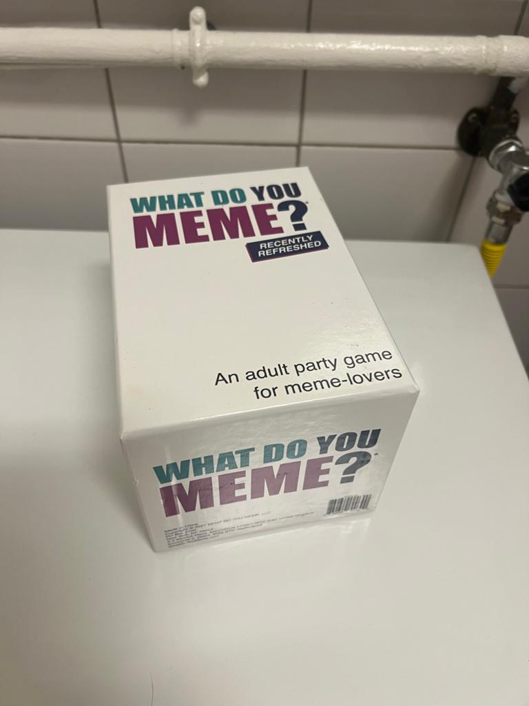 What Do You Meme spel, Hobby en Vrije tijd, Gezelschapsspellen | Bordspellen, Drie of vier spelers, Ophalen of Verzenden, Nieuw
