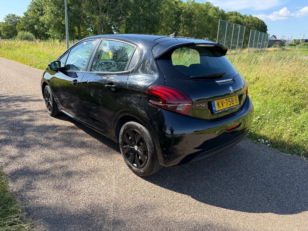 Peugeot 208 1.2 VTI 60KW/82PK 5-D 2016 Zwart, Voorwielaandrijving, Stof, 1199 cc, Origineel Nederlands