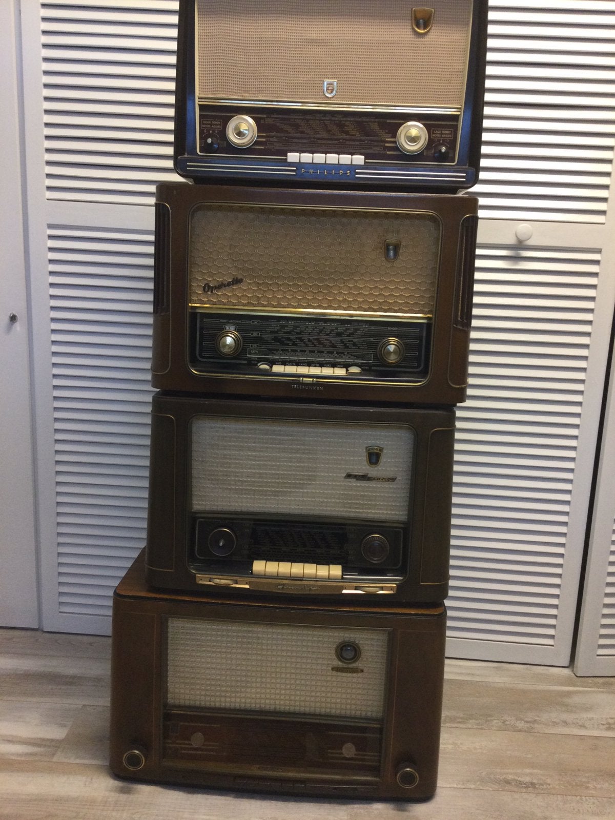 Lot antieke radio,s, Ophalen