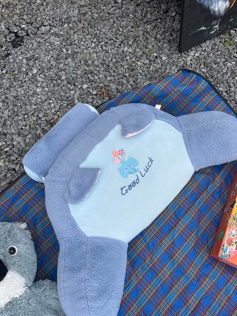 Zacht olifant zitkussen met 'Good Luck' borduursel, Gebruikt, Overige merken, Overige karakters, Blauw