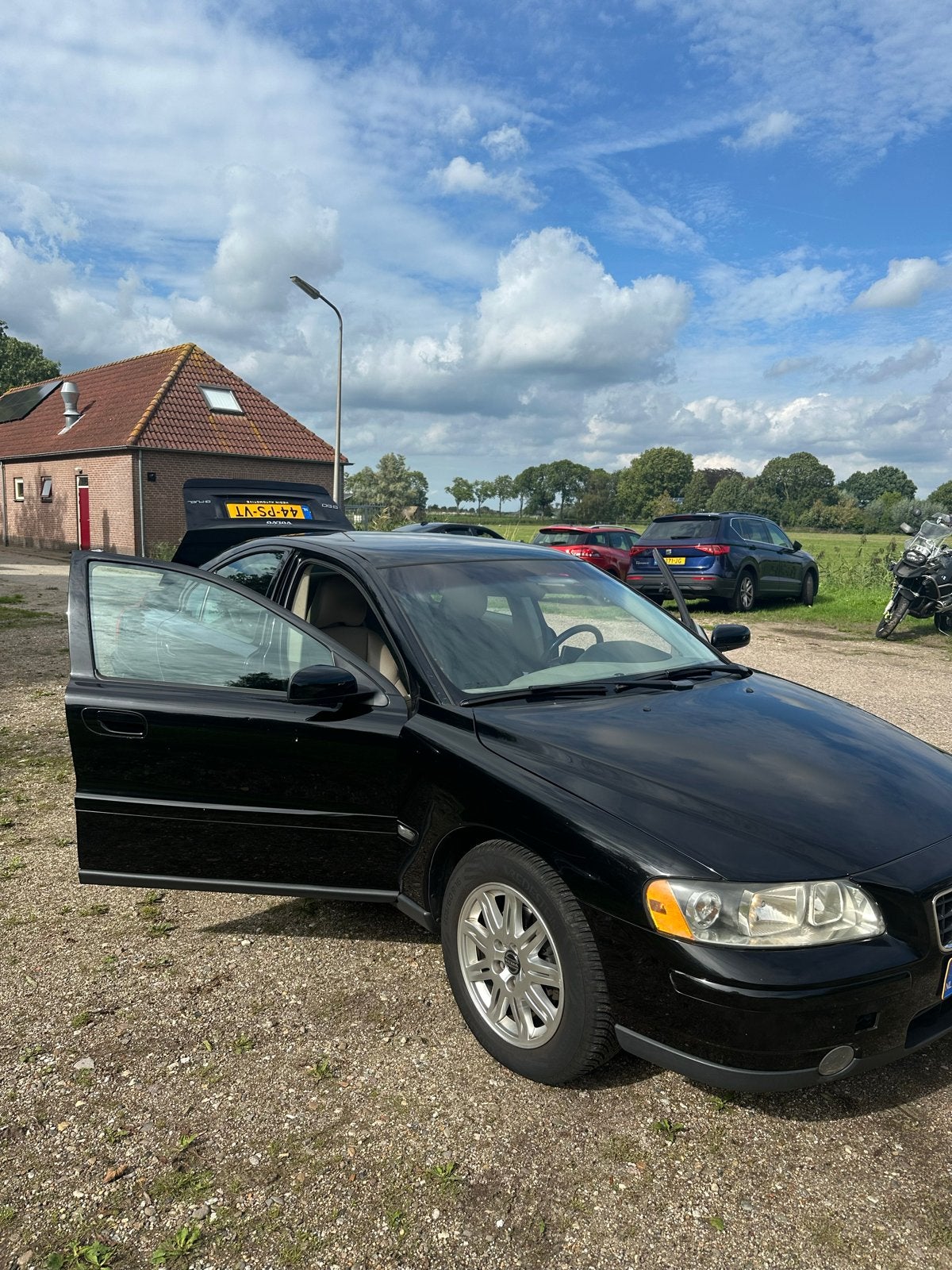 Volvo S60 2.4 140PK Bi-fuel 2004 Zwart, Auto's, Voorwielaandrijving, S60, Zwart, Origineel Nederlands