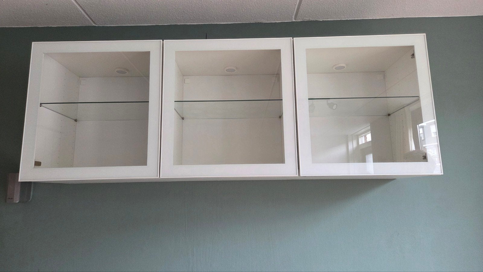 METOD Bovenkasten met glazen planken en vitrinedeuren, Huis en Inrichting, Ophalen, Zo goed als nieuw
