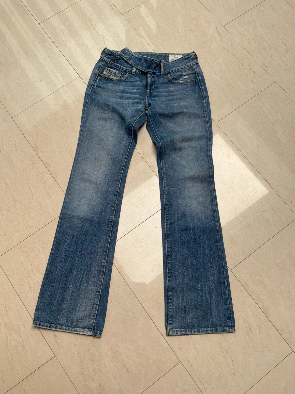 Diesel Cherone Jeans W27 L34 - Zo goed als nieuw €10, Kleding | Dames, Spijkerbroeken en Jeans, Ophalen of Verzenden, Zo goed als nieuw