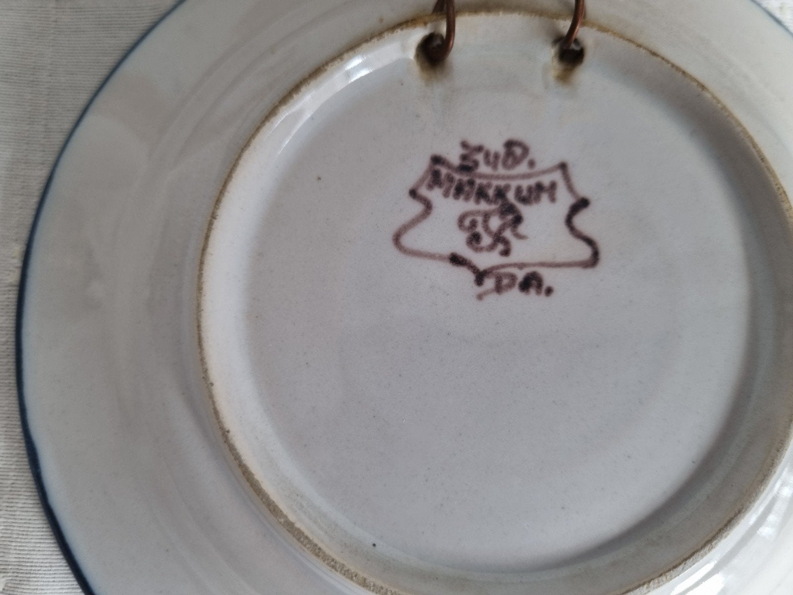 Antieke Makkum aardewerk bord en Delfts blauwe tegels, Ophalen of Verzenden