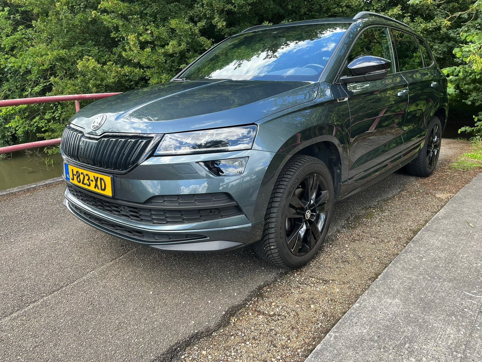 Skoda Karoq Sportline 1.5 TSI DSG 150pk ACC Trekhaak camera, 1498 cc, 4 cilinders, Regensensor, Leder en Stof