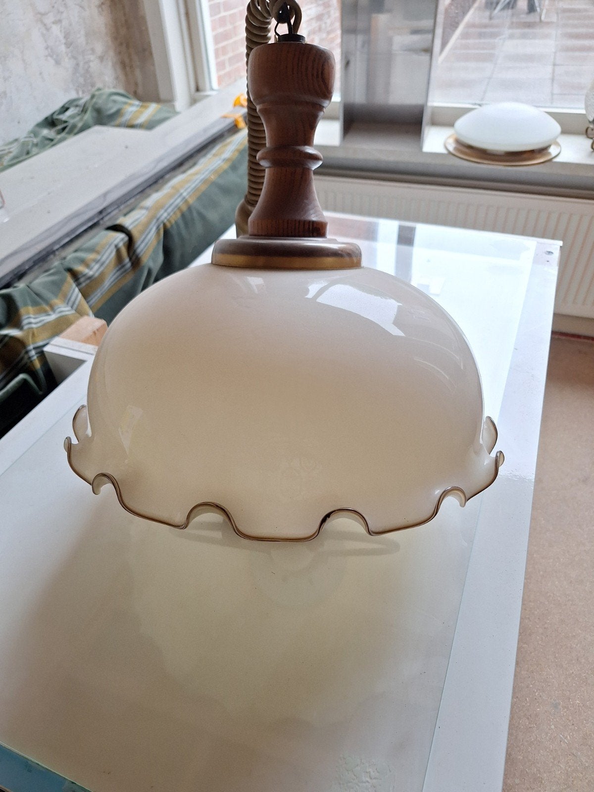 Vintage Treklamp met melkglas kap, Ophalen of Verzenden