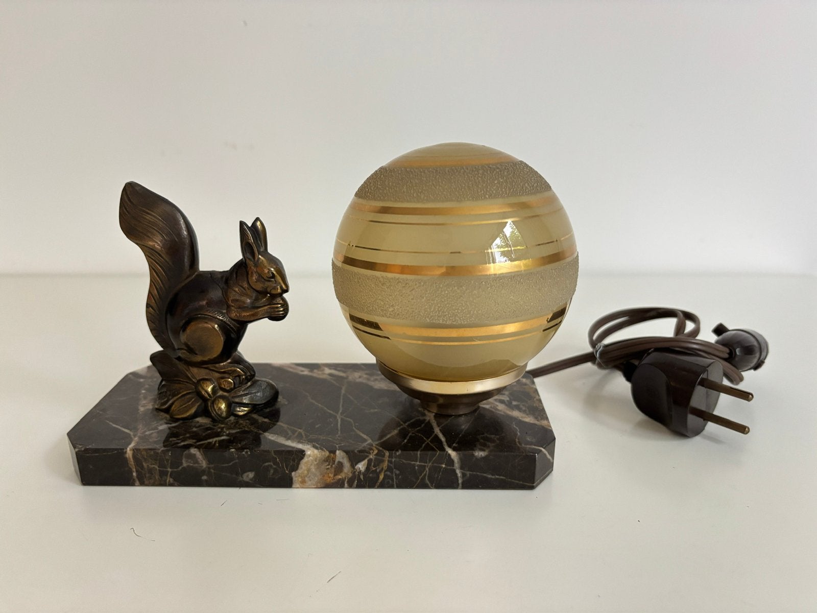 Antiek Art Deco lampje met eekhoorn, gesigneerd, Ophalen of Verzenden