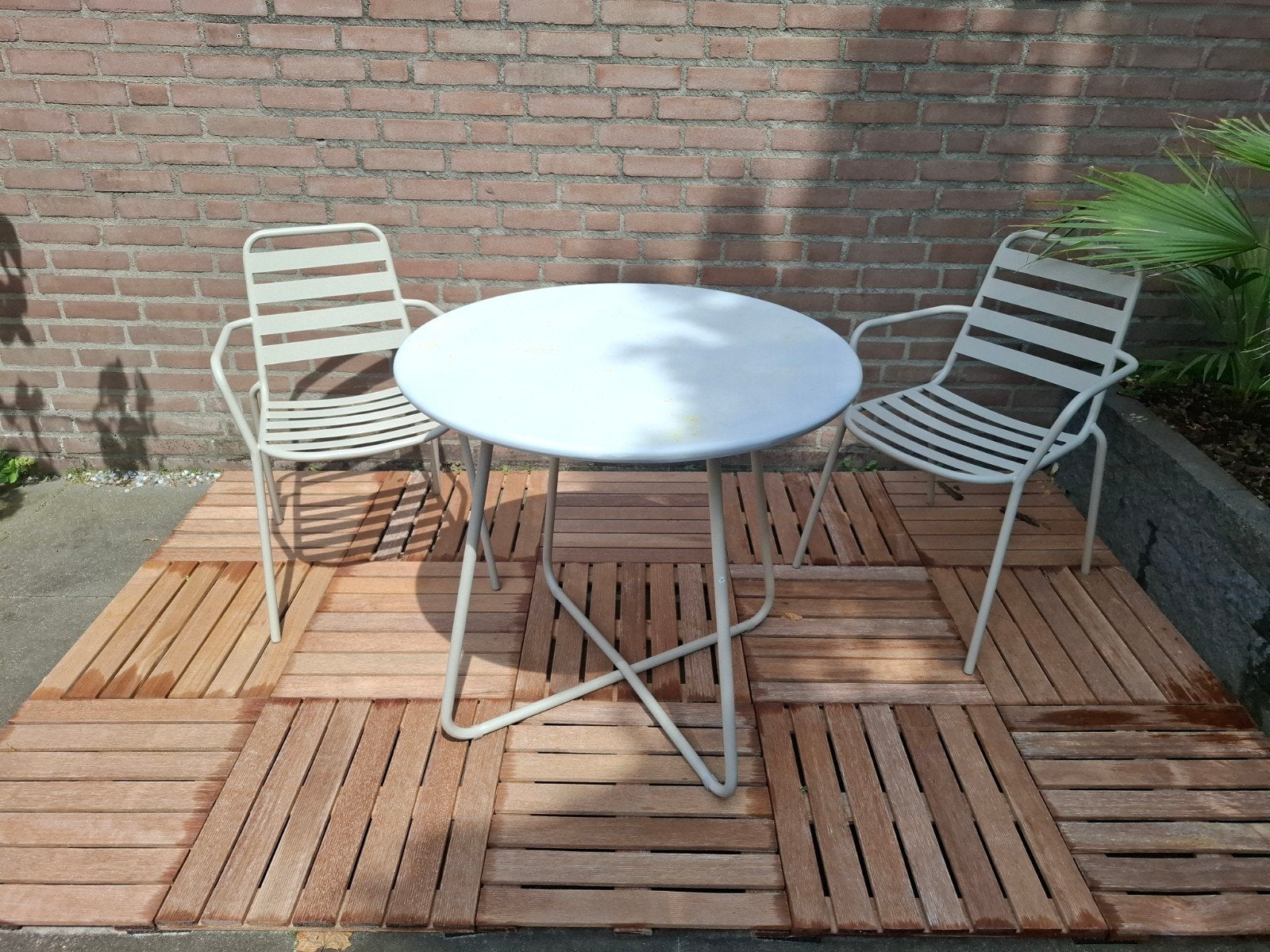 Tuinset: 2 stoelen en ronde tafel, Ophalen, Gebruikt