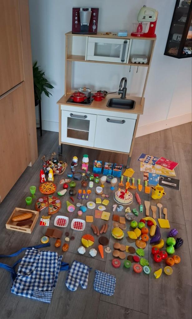 Keukentje ikea met toebehoren, Ophalen, Hout