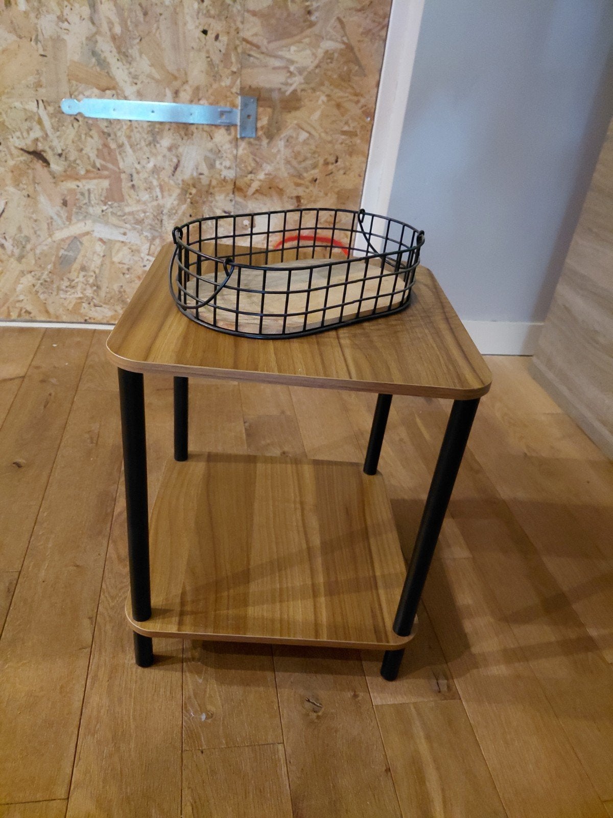 Industrieel bijzettafeltje - Zo goed als nieuw, Ophalen, Minder dan 45 cm, Minder dan 55 cm, Vierkant