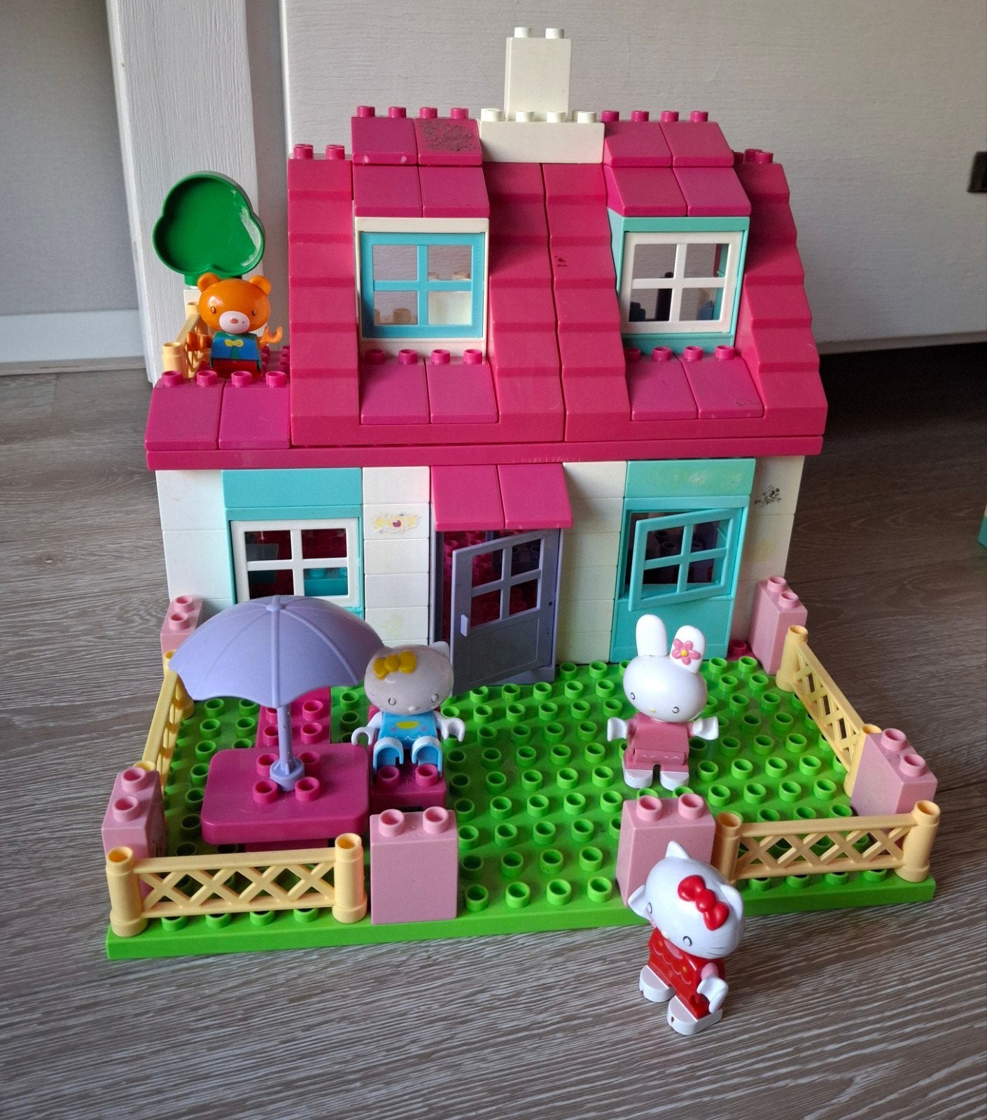 groot hello kitty huis van Unico, Kinderen en Baby's, Ophalen of Verzenden, Gebruikt, Overige merken