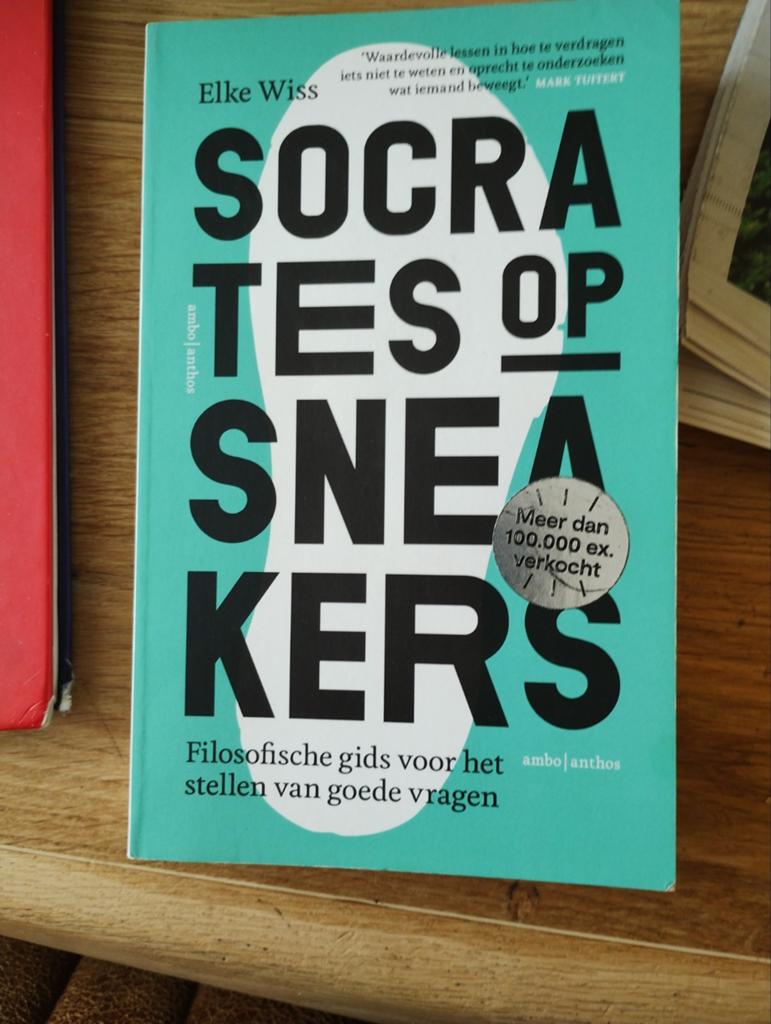 Socrates op sneakers- Elke Wiss, Boeken, Ophalen of Verzenden