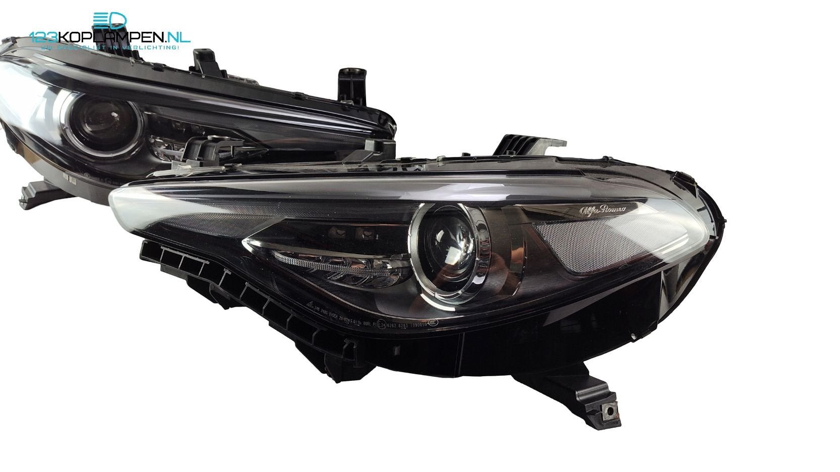 Alfa Romeo Giulia Dynamisch Xenon koplamp links rechts, Gebruikt, -, -, Ophalen of Verzenden