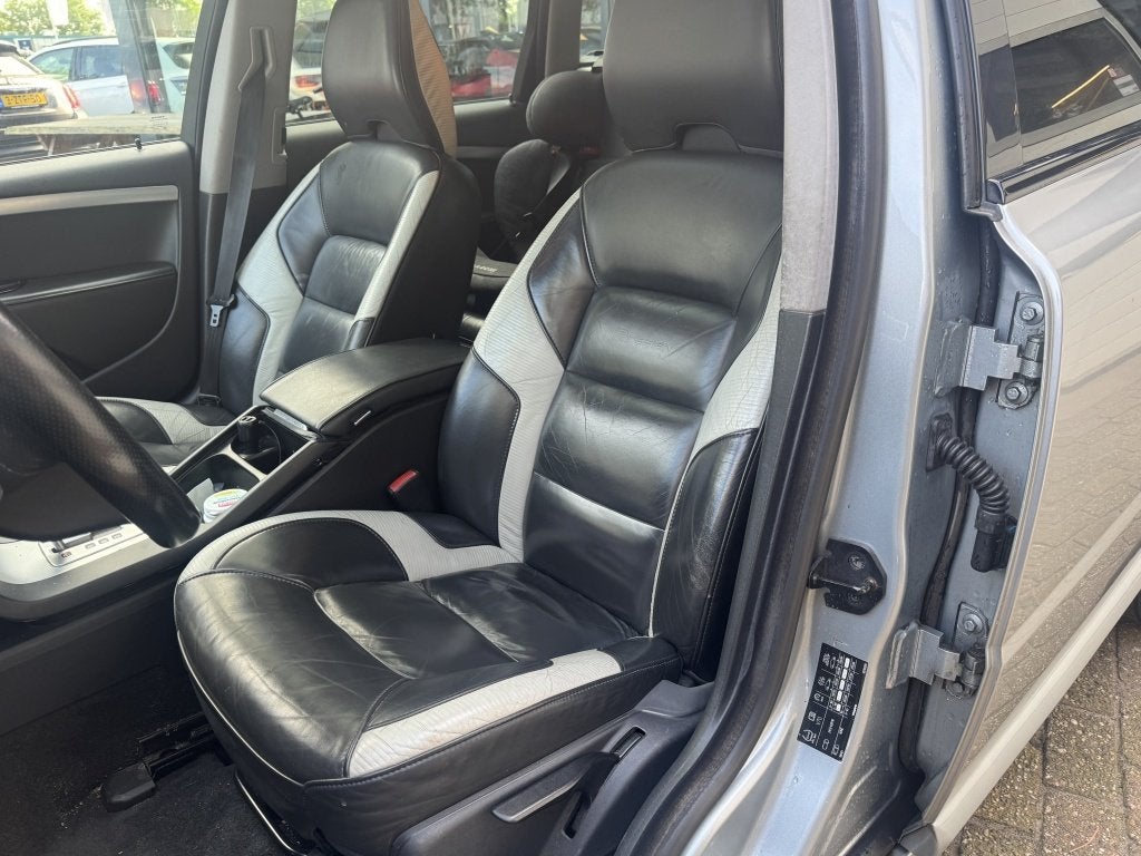 Volvo V70 2.0 D3 R-Design (bj 2011, automaat), Auto's, Automaat, Euro 5, Gebruikt, 1984 cc