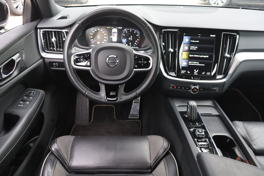 Volvo V60 2.0 B4 R-Design Mem. seats I Dode hoek I Stoelverw, 15 km/l, Euro 6, 4 cilinders, 1969 cc