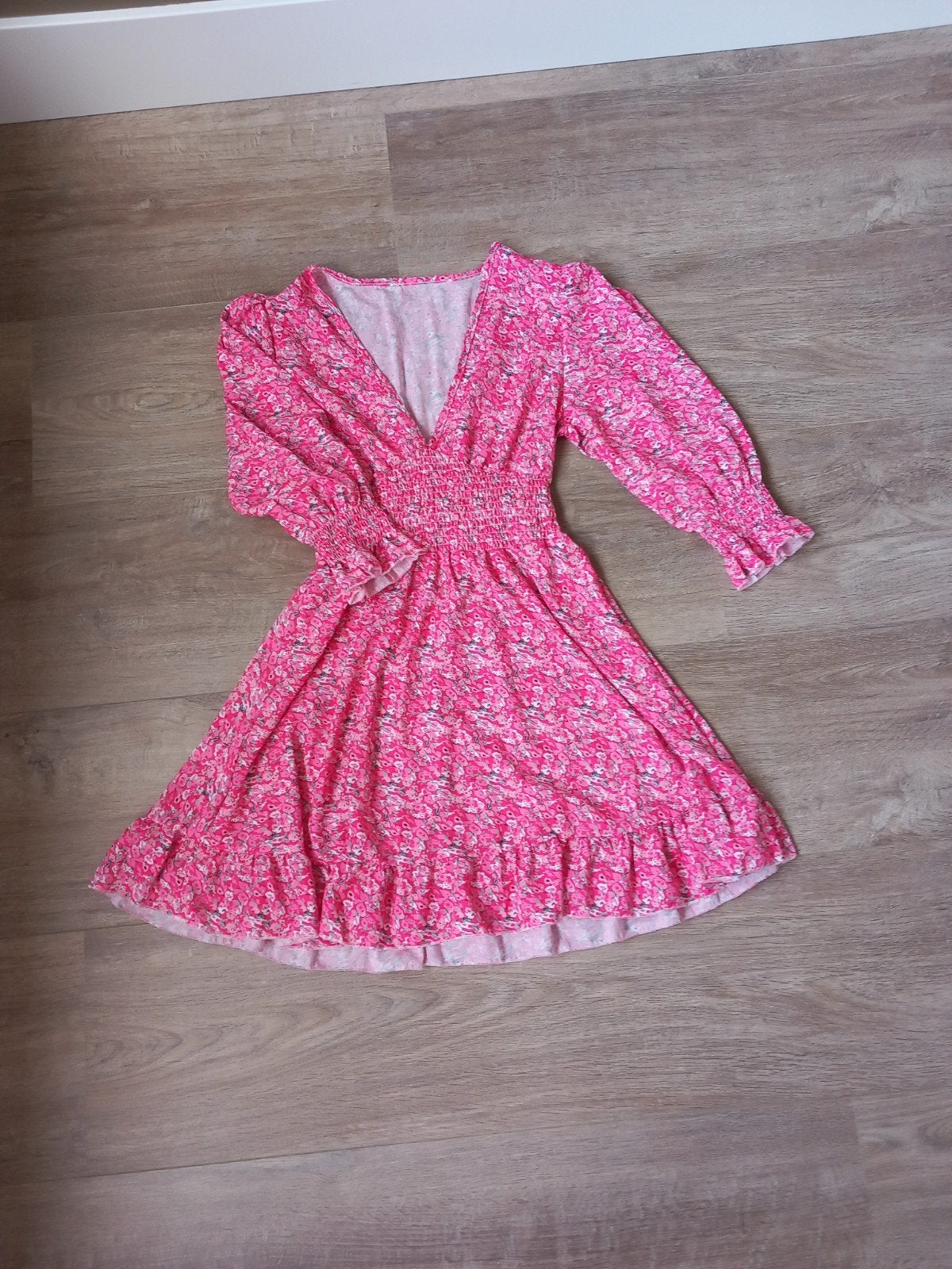 Nieuw! Roze bloemenjurk maat S., Kleding | Dames, Nieuw, Ophalen of Verzenden, Roze, Maat 36 (S)