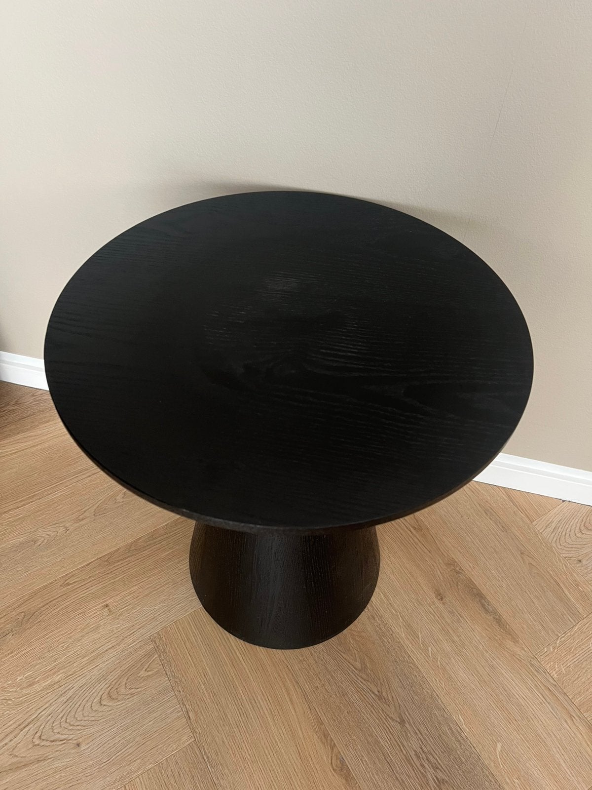 Bijzettafel zwart eiken Cone Kwantum, Ophalen, Zo goed als nieuw, Rond, Minder dan 55 cm
