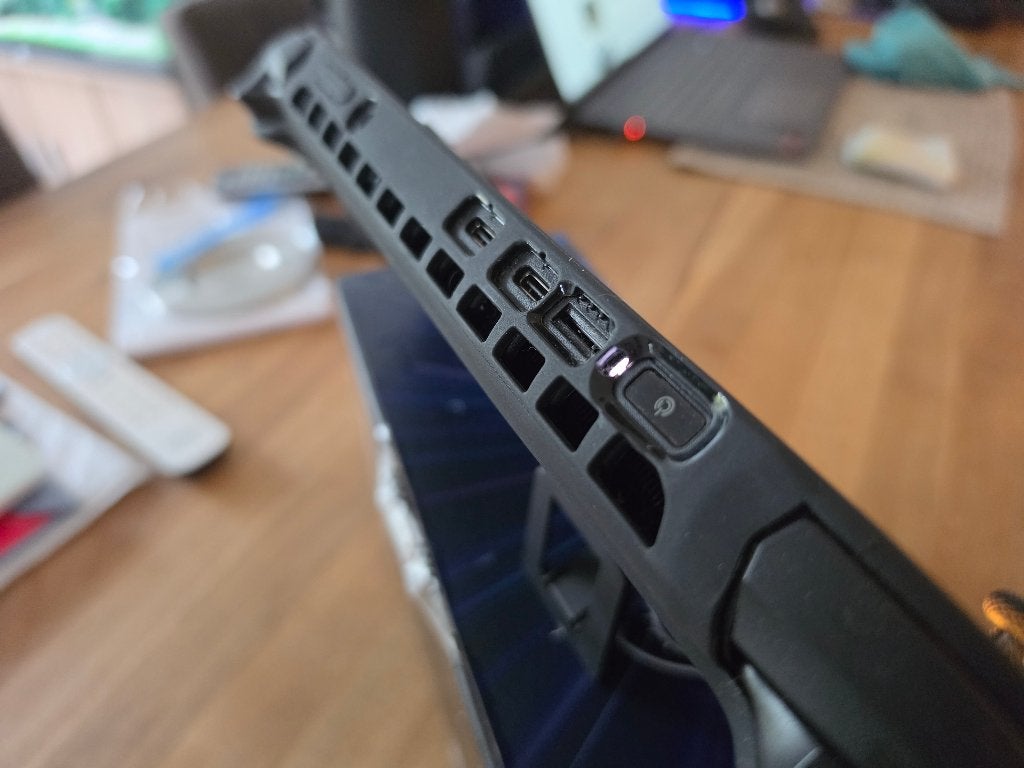 Foto 6 van MSI Claw 8 AI+ A2VM-007NL Core Ultra 7 Handheld Gaming PC