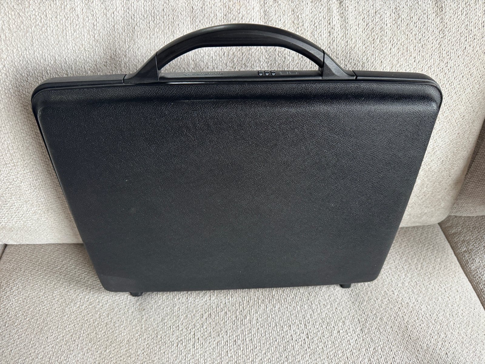 Attaché koffer, Ophalen of Verzenden, Zo goed als nieuw, Hard kunststof