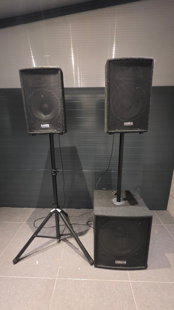 Vonyx 1000W 2.1 Speakerset + Draadloze Microfoons, Gebruikt, Speakerset, Bluetooth, Ophalen