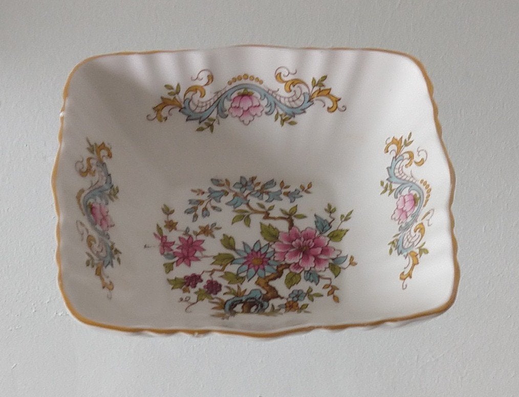 notenschaaltje Royal Staffordshire  volgnr 63, Antiek en Kunst, Ophalen of Verzenden