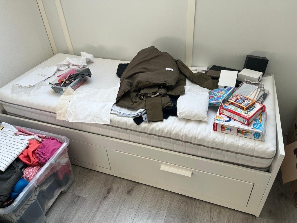 IKEA Sofa / Bed w. 2 Large Storage Drawers (90x200 cm) White, Ophalen, Zo goed als nieuw, Hout, Practical, modern and timeless