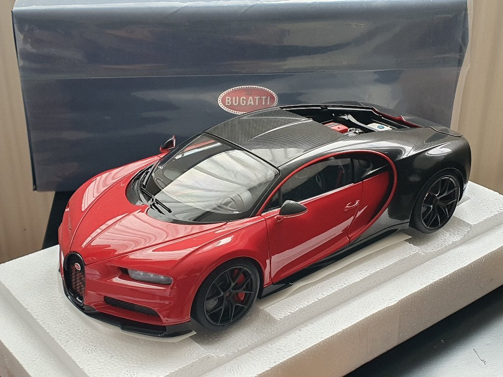 AUTOart 1:18 Bugatti Chiron Sport - Carbon / Italian Red, Hobby en Vrije tijd, Verzenden, Nieuw, Auto, Autoart